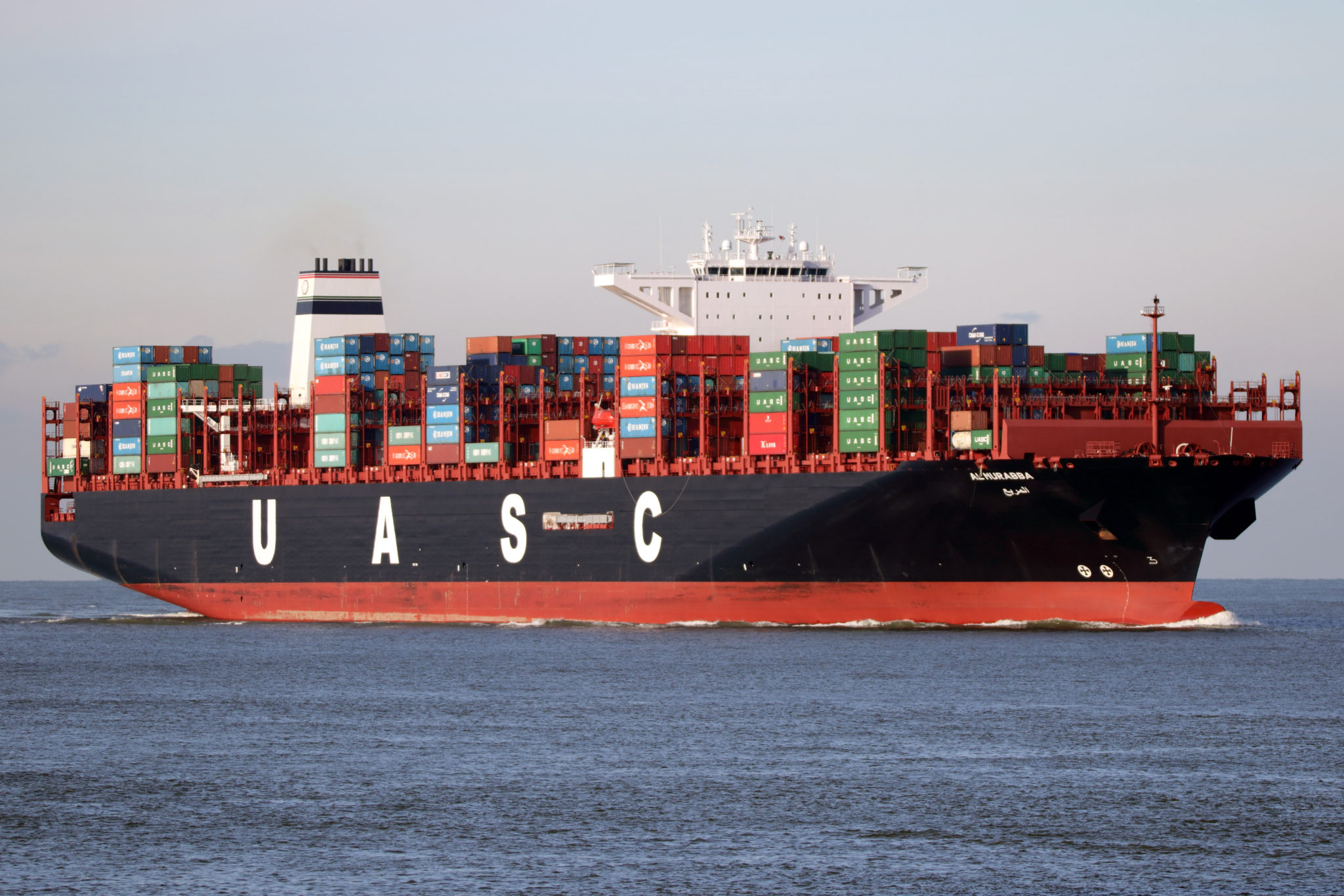 UASC mega ship debuts in Felixstowe